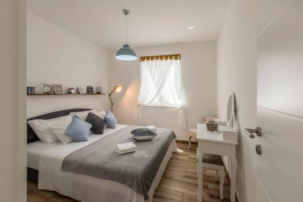 Apartment By Joe Trogir Exterior foto