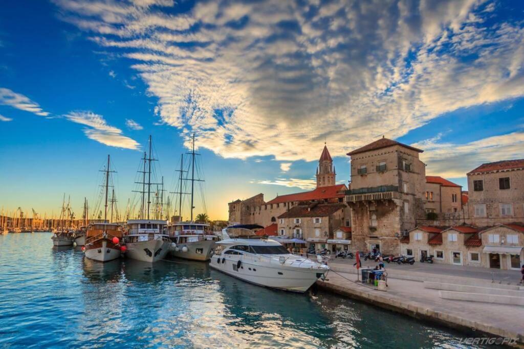 Apartment By Joe Trogir Exterior foto